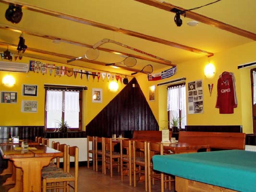 Restaurace A Penzion U Vladaru Mikulasovice Exterior photo